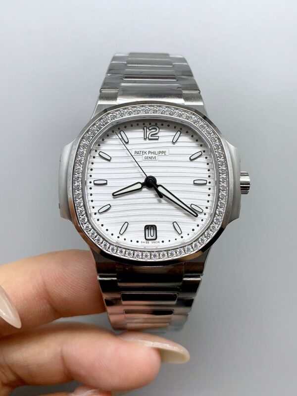 Patek Philippe Nautilus 7118 35MM Stainless Steel White Dial(1:1Super Clone)