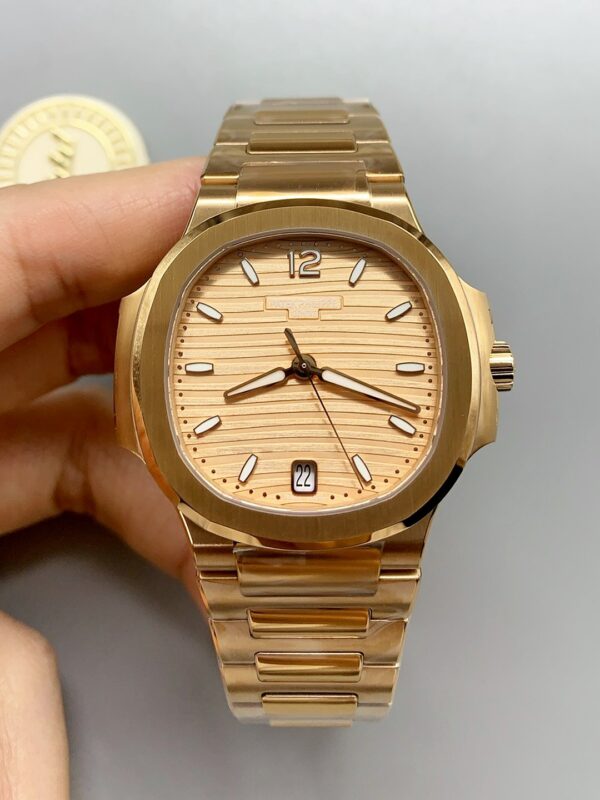 Patek Philippe Nautilus 7118/1200R-010 35MM Rose Gold(1:1 Super Clone)
