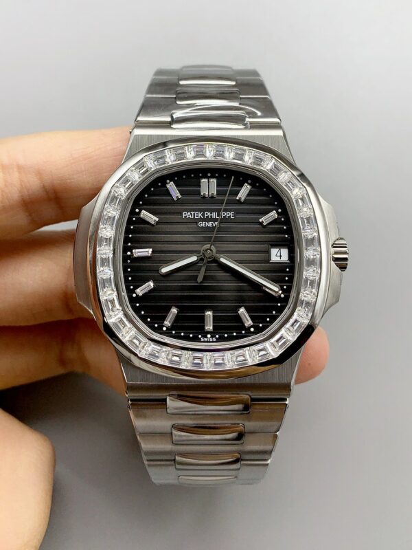 Patek Philippe Nautilus Black Stripe Dial Diamond Bezel Stainless Steel Bracelet Date 1:1 Superclone