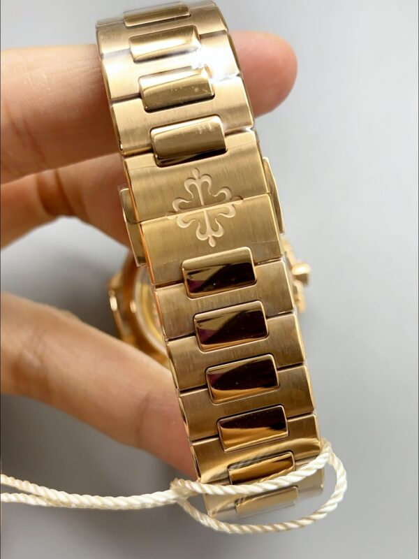 Patek Philippe Nautilus 7118R 35MM Rose Gold White Dial(1:1Super Clone)