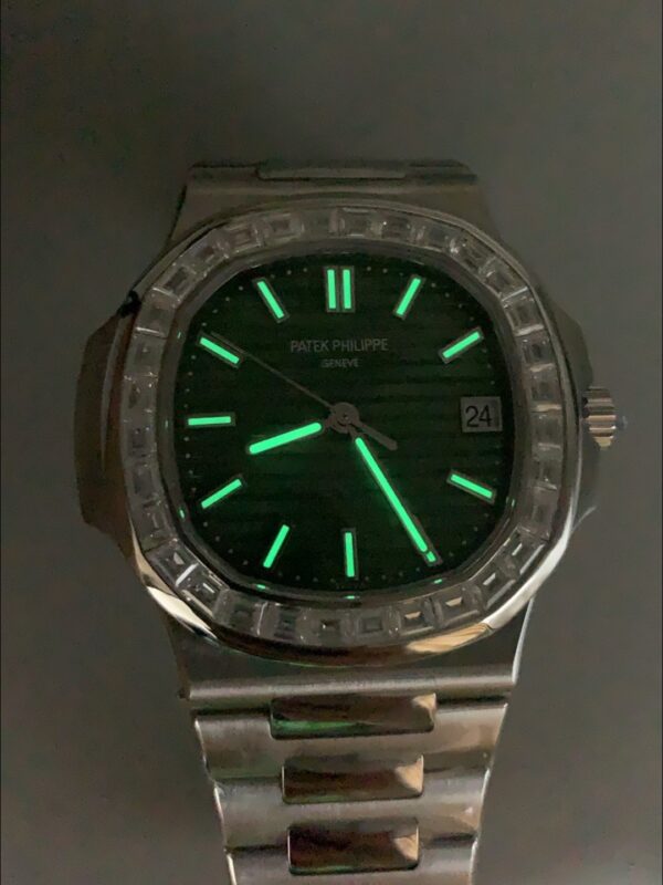 1E69C8819E697A510-2.jpg Patek Philippe Nautilus 5711 904L Steel 2023 Updated Mirror – Green Dial(1:1Super Clone)