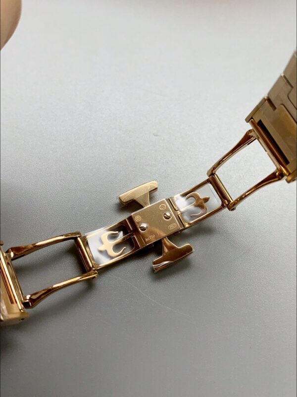 Patek Philippe Nautilus 7118R 35MM 1:1 Rose Gold White Dial (1:1Super Clone)