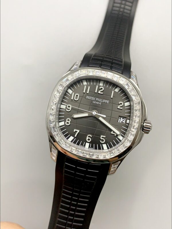 Patek Philippe Aquanaut Black Dial Diamond Bezel Rubber Strap 1:1 Superclone