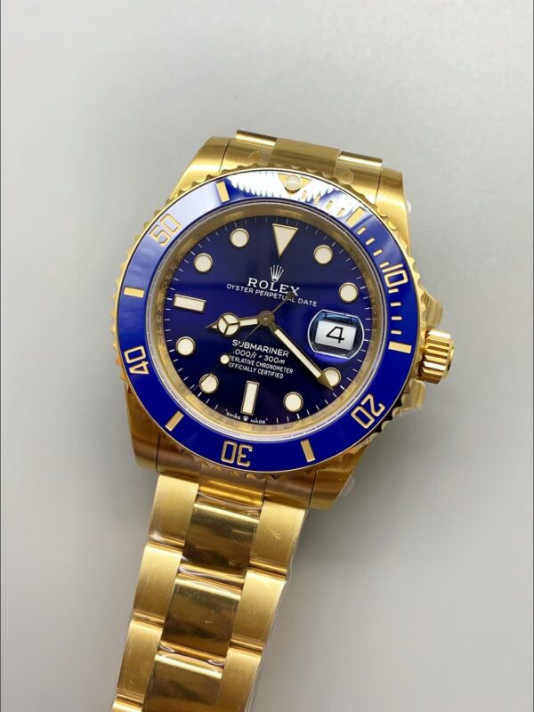 Rolex Submariner 40mm Gold Case, Blue Dial, 3135 Movement.(1;1Super Clone)