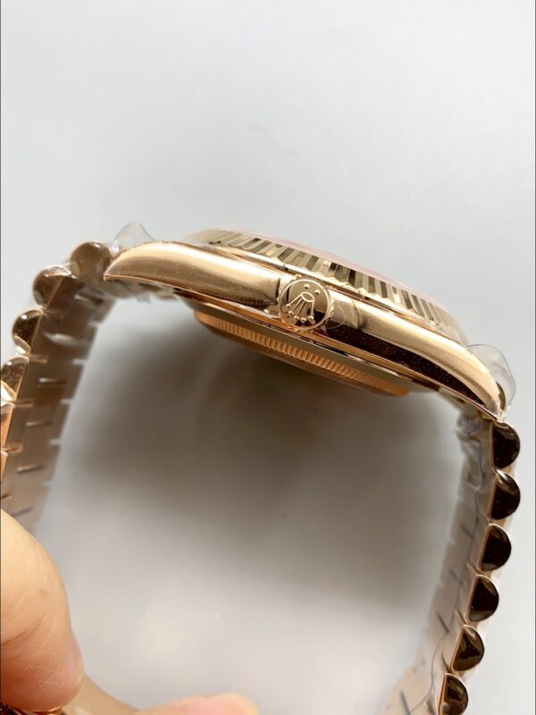 Rolex Day-Date 40 Rose Gold Chocolate Baguette Diamond Dial 228235(1;1 Super Clone)