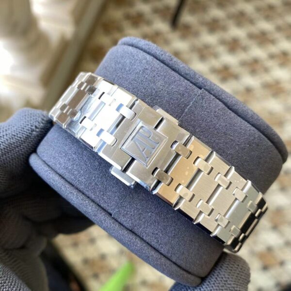 Audemars Piguet Royal Oak "Grande Tapisserie" chronograph 26574