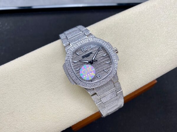 Customized Patek Philippe Aquanaut 7118/1450R-0011