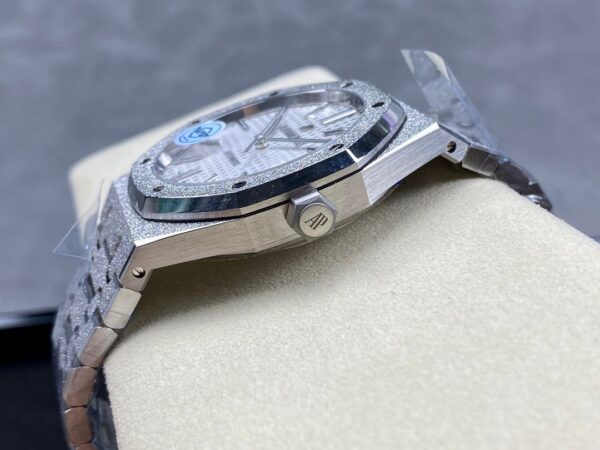 4d39d6_2b86f0beebfb46bf9078ad7bbf6ab8camv2.jpg Audemars Piguet Royal Oak Frost 15410