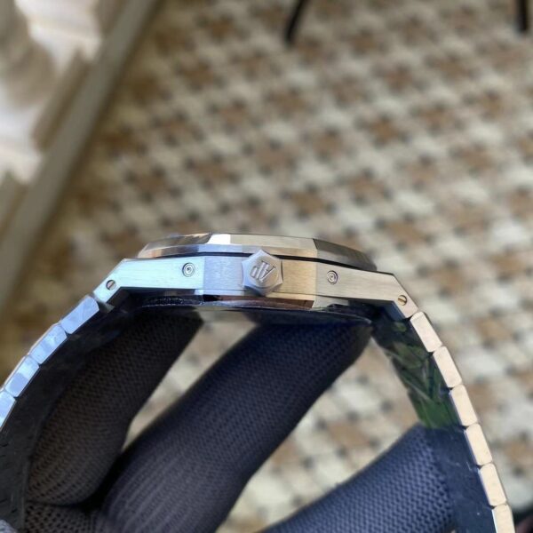 Audemars Piguet Royal Oak "Grande Tapisserie" chronograph 26574