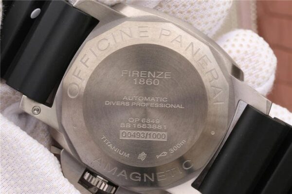 Panerai Luminor Submersible PAM389 – 1:1 Superclone