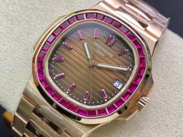 Patek Philippe Nautilus 5723 1:1 Superclone