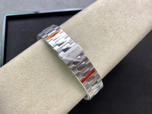 1:1 Superclone Patek Philippe Nautilus Annual Calendar 5726