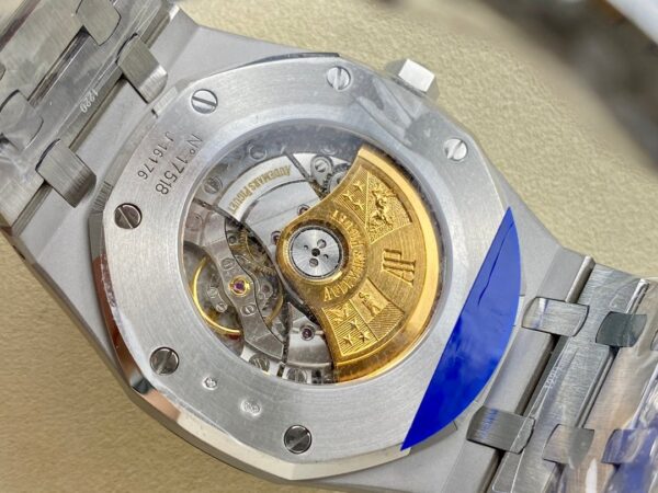 4d39d6_5ecabb611b164854bdb266685da92519mv2.jpg Audemars Piguet Royal Oak Frost 15410