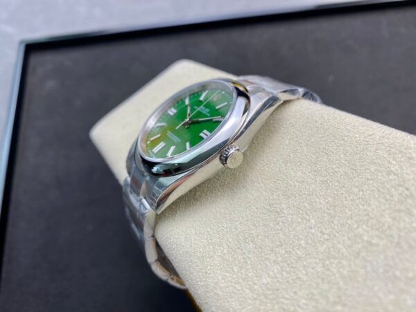 Rolex Oyster Perpetual 41 Ref: 124300