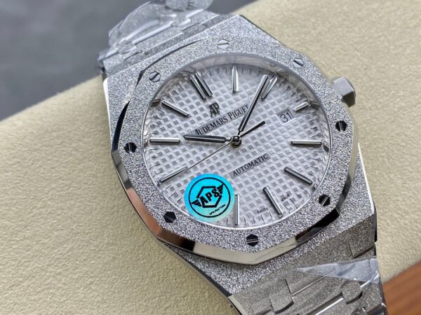 4d39d6_8f6b9101888444ba8c49e68156fca535mv2.jpg Audemars Piguet Royal Oak Frost 15410