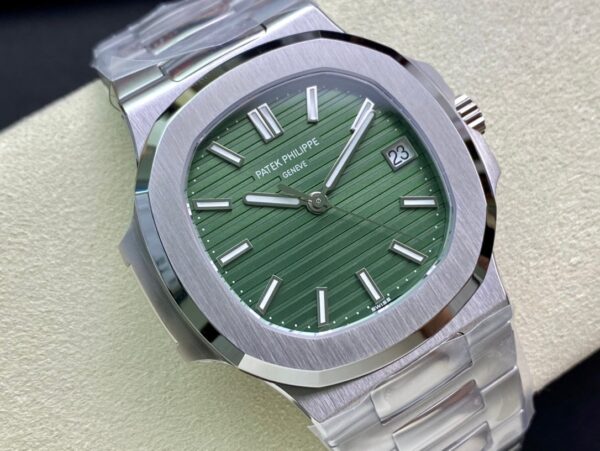 1:1 Superclone Patek Philippe 5711 Nautilus green