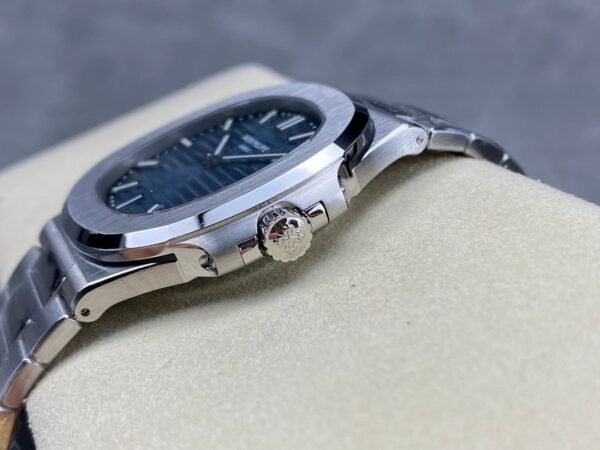 1:1 Superclone Patek Philippe 5811G Nautilus