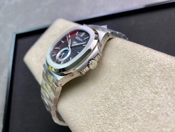 1:1 Superclone Patek Philippe Nautilus Annual Calendar 5726