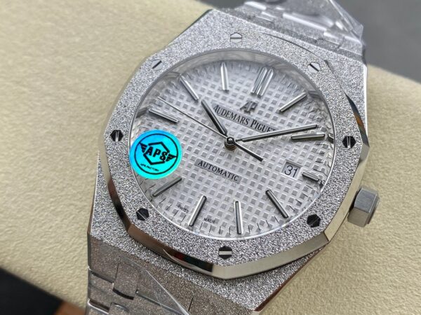 4d39d6_dda5fe017dda4960a5e628d5cecadf9bmv2.jpg Audemars Piguet Royal Oak Frost 15410