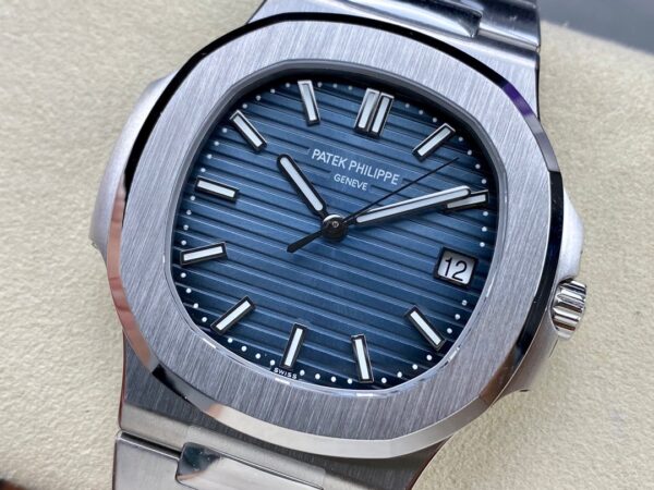 1:1 Superclone Patek Philippe 5811G Nautilus