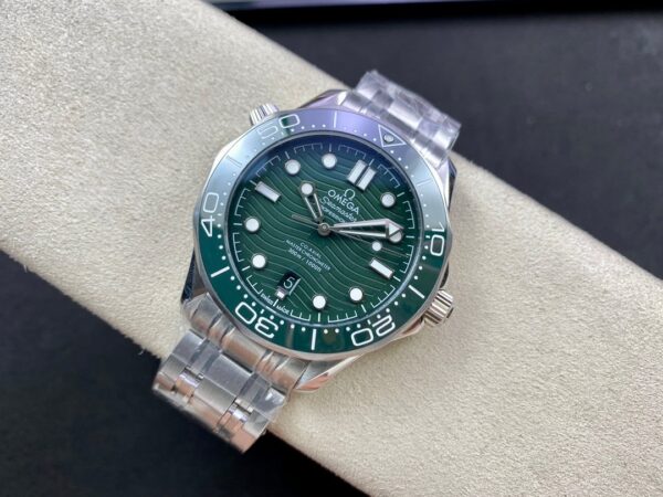 1:1 super clone OMEGA Seamaster Diver 300M 42mm Green Dial