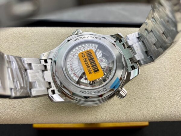 1:1 Superclone Omega Seamaster Diver 300M 42mm White Dial